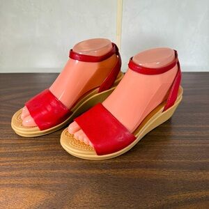 Crocs Leigh Ann Womens Size 6 Red Classic Ankle Strap Leather Wedge Sandals